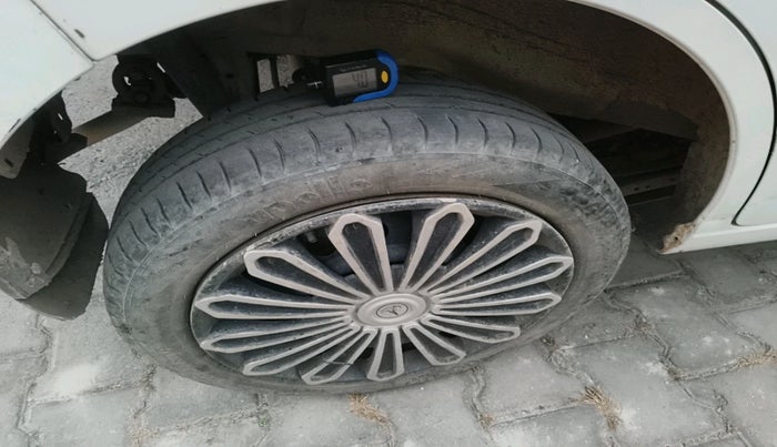 2011 Maruti Wagon R 1.0 VXI, Petrol, Manual, 84,844 km, tyre