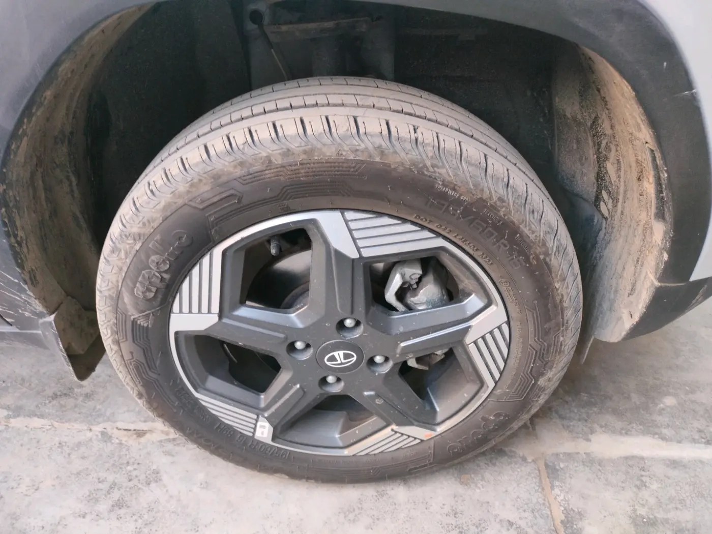2025 Tata PUNCH EV EMPOWERED PLUS S LONG RANGE 3.3, Electric, Automatic, 6,973 km, tyre