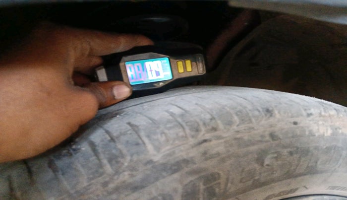 2017 Mahindra KUV 100 NXT K8 D 6 STR, Diesel, Manual, 1,44,177 km, tyre