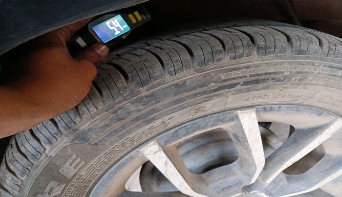 2017 Mahindra KUV 100 NXT K8 D 6 STR, Diesel, Manual, 1,44,177 km, tyre