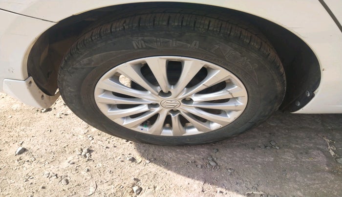 2015 Maruti Ciaz ZDI, Diesel, Manual, 1,59,208 km, tyre