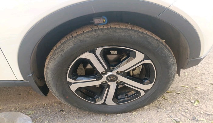 2021 Tata NEXON XZ PLUS SUNROOF DIESEL DUAL TONE, Diesel, Manual, 69,699 km, tyre