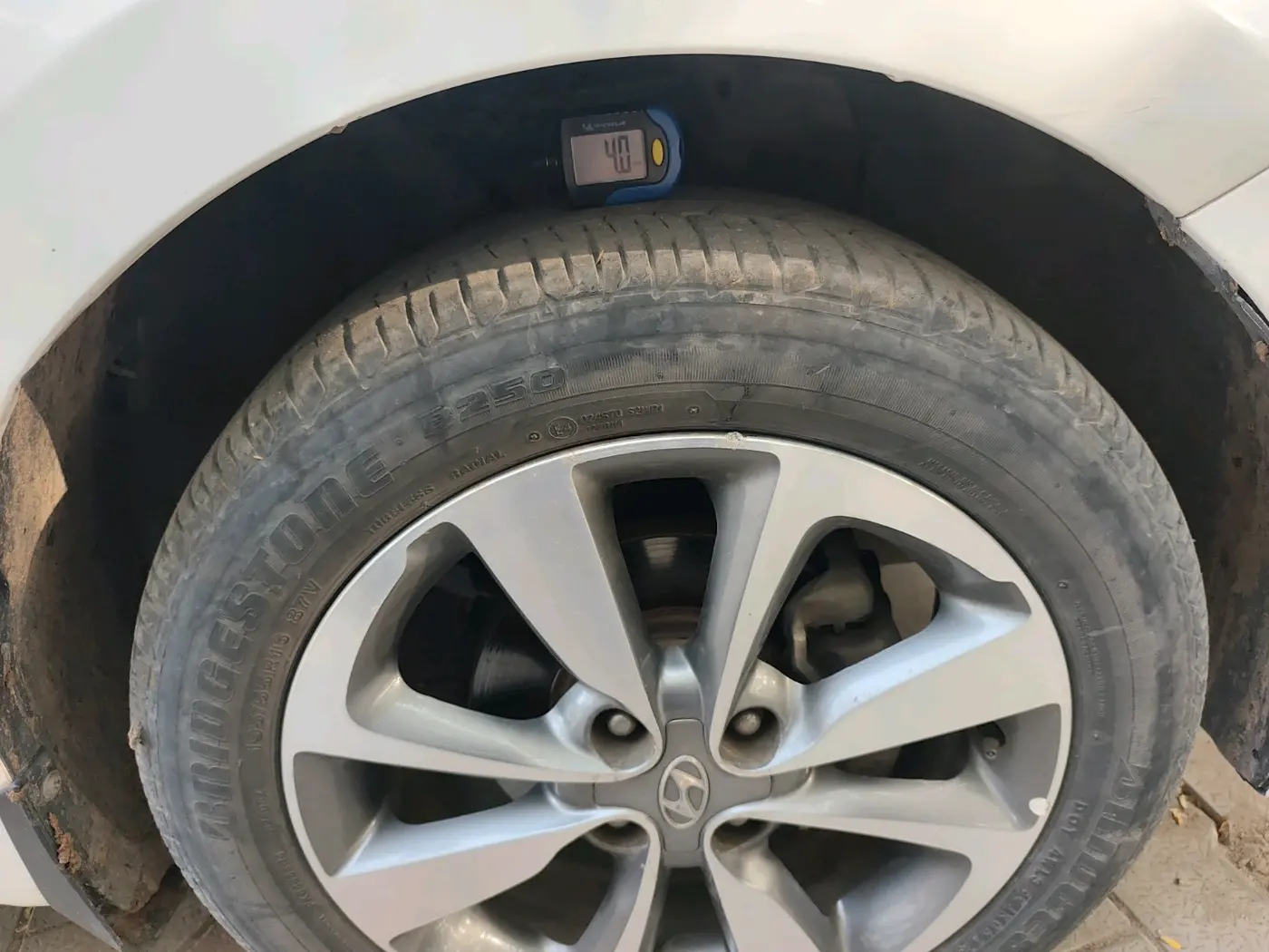 2014 Hyundai Elite i20 ASTA 1.2, CNG, Manual, 1,00,446 km, tyre