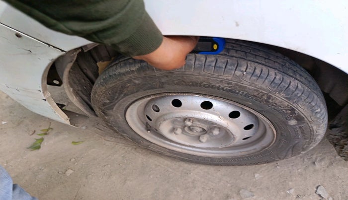 2013 Maruti Wagon R 1.0 LXI, Petrol, Manual, 1,29,080 km, tyre