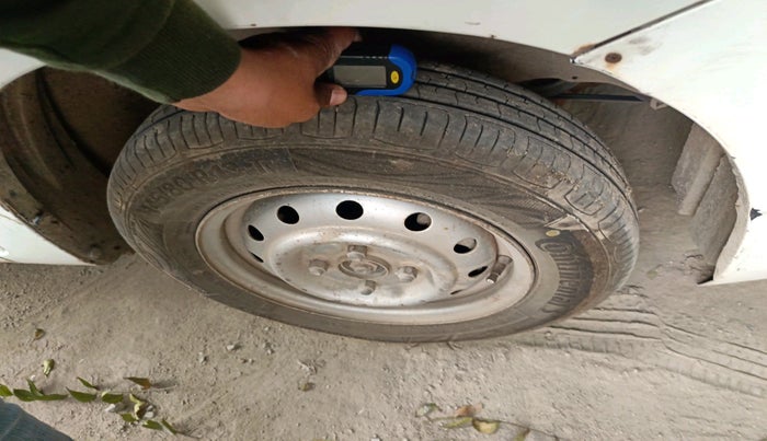 2013 Maruti Wagon R 1.0 LXI, Petrol, Manual, 1,29,080 km, tyre