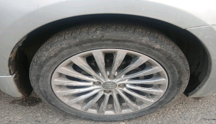 2015 Maruti Ciaz VDI, Diesel, Manual, 2,11,247 km, tyre