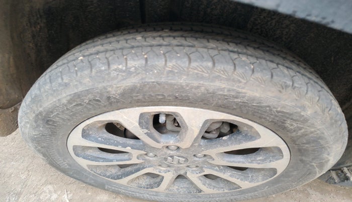 2023 Maruti Grand Vitara ALPHA SMART HYBRID, Petrol, Manual, 13,672 km, tyre