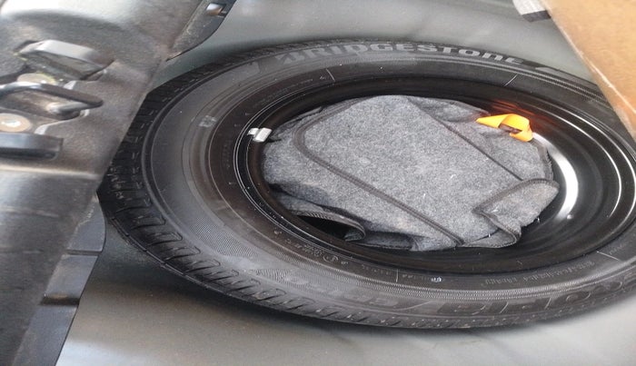 2023 Hyundai NEW I20 ASTA 1.2 MT, Petrol, Manual, 11,280 km, tyre