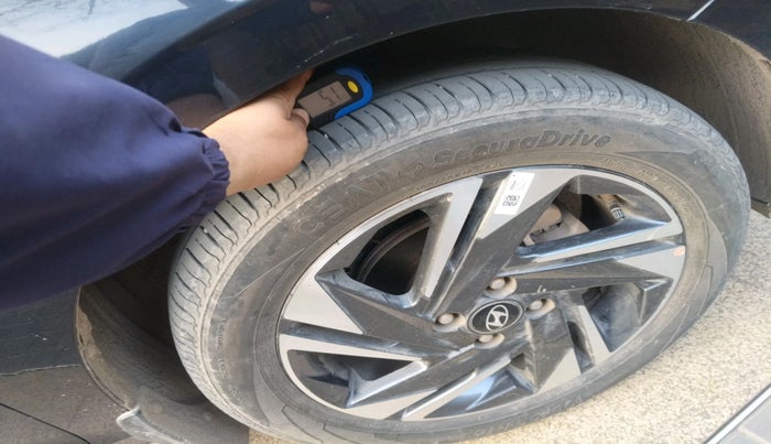 2023 Hyundai NEW I20 ASTA 1.2 MT, Petrol, Manual, 11,280 km, tyre