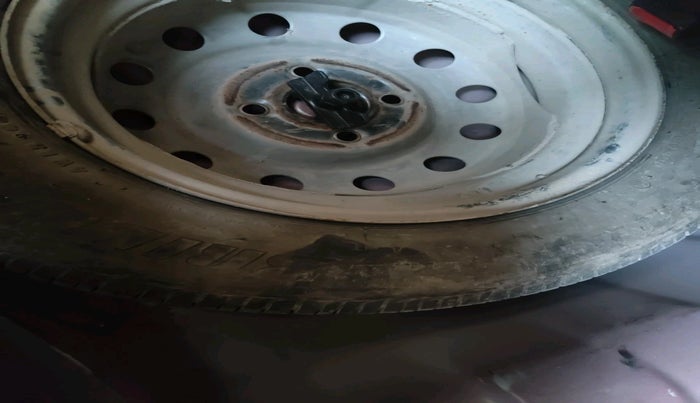 2015 Hyundai i10 MAGNA 1.1, Petrol, Manual, 35,626 km, tyre