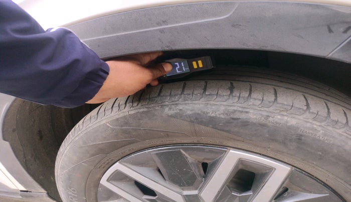 2023 Hyundai VENUE S (O) 1.0 Turbo Petrol DCT, Petrol, Automatic, 66,828 km, tyre