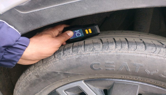 2023 Hyundai VENUE S (O) 1.0 Turbo Petrol DCT, Petrol, Automatic, 66,828 km, tyre