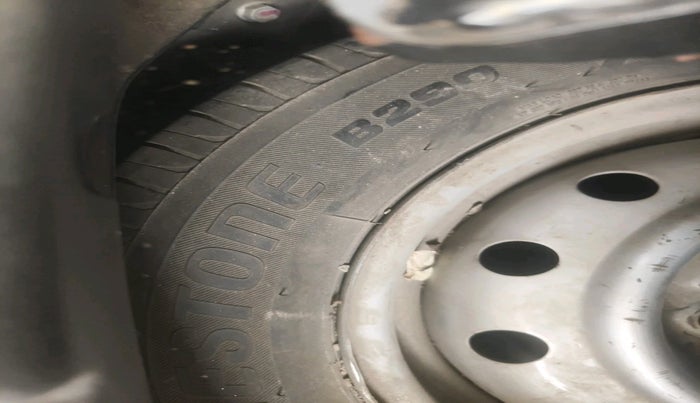 2017 Maruti Wagon R 1.0 LXI CNG, CNG, Manual, 1,09,642 km, tyre