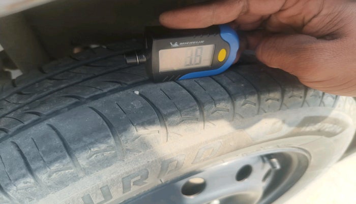 2017 Maruti Wagon R 1.0 LXI CNG, CNG, Manual, 1,09,642 km, tyre