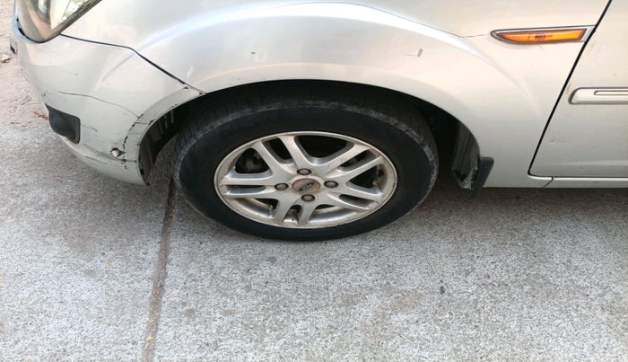 2011 Ford Figo ZXI 1.2 PETROL, Petrol, Manual, 1,13,673 km, tyre