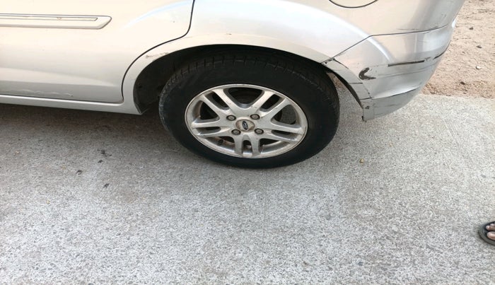 2011 Ford Figo ZXI 1.2 PETROL, Petrol, Manual, 1,13,673 km, tyre