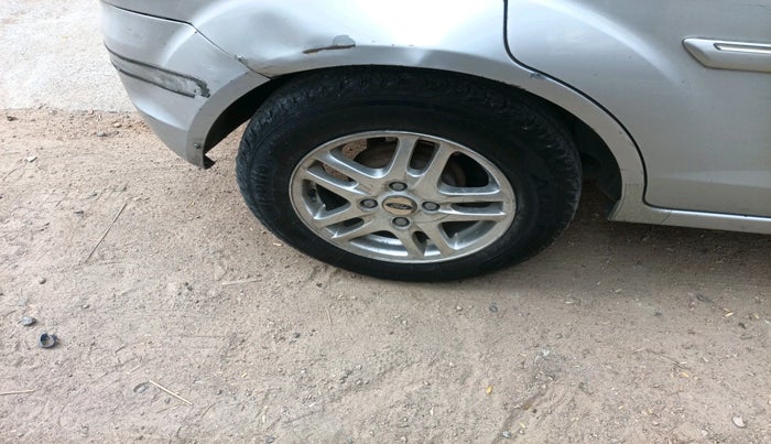 2011 Ford Figo ZXI 1.2 PETROL, Petrol, Manual, 1,13,673 km, tyre