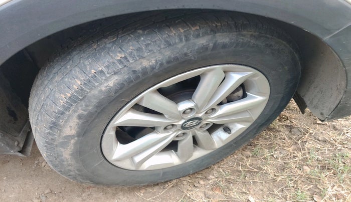 2017 Hyundai Creta SX 1.6 DIESEL, Diesel, Manual, 1,08,785 km, tyre