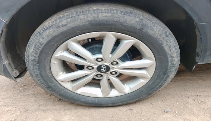 2017 Hyundai Creta SX 1.6 DIESEL, Diesel, Manual, 1,08,785 km, tyre