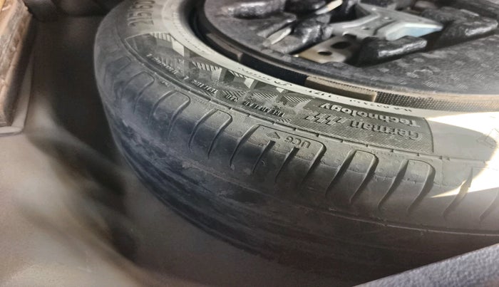 2021 Toyota URBAN CRUISER PREMIUM GRADE MT, CNG, Manual, 1,06,920 km, tyre