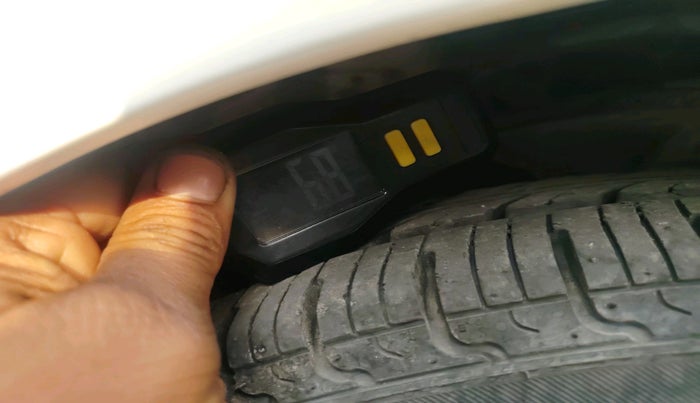 2011 Hyundai i10 MAGNA 1.2, Petrol, Manual, 37,640 km, tyre