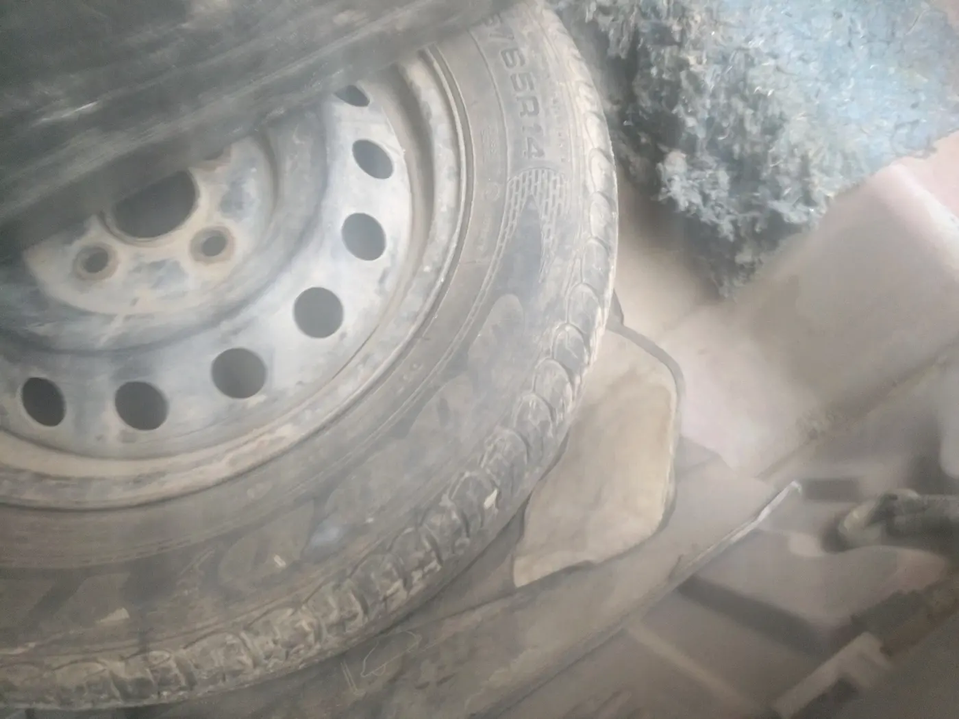 2011 Toyota Etios G, Petrol, Manual, 78,200 km, tyre