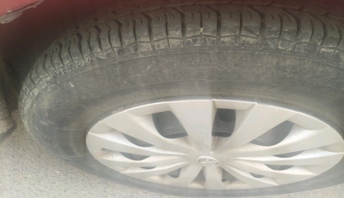 2011 Toyota Etios G, Petrol, Manual, 78,121 km, tyre