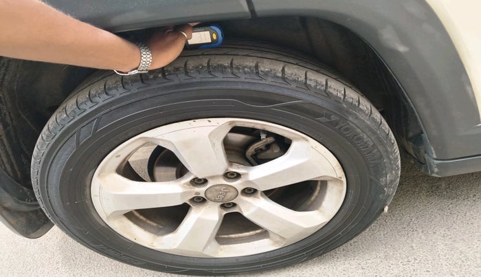 2020 Jeep Compass LONGITUDE PLUS 2.0 DIESEL, Diesel, Manual, 1,26,479 km, tyre