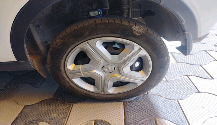 2020 Tata NEXON XM PETROL, Petrol, Manual, 53,516 km, tyre