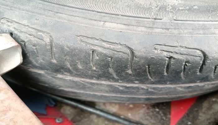 2012 Maruti Alto LXI, Petrol, Manual, 1,18,724 km, tyre