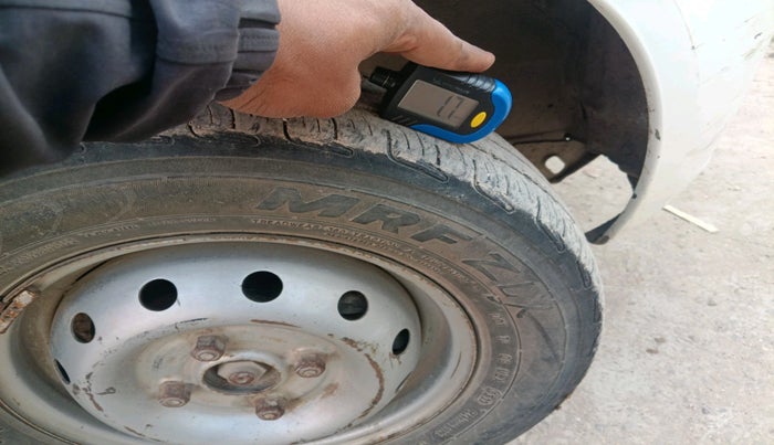 2012 Maruti Alto LXI, Petrol, Manual, 1,18,724 km, tyre