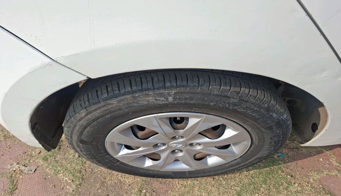 2015 Hyundai Elite i20 MAGNA 1.2, Petrol, Manual, 1,03,356 km, tyre