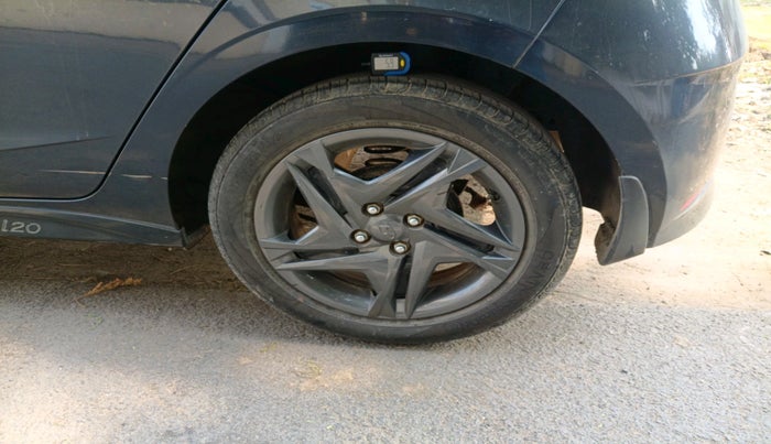 2023 Hyundai NEW I20 Sportz 1.2 IVT, Petrol, Automatic, 10,989 km, tyre