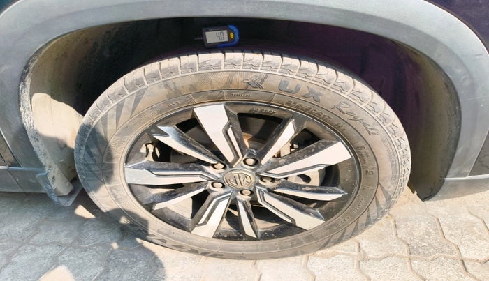 2020 MG HECTOR SMART 2.0 DIESEL, Diesel, Manual, 1,07,900 km, tyre