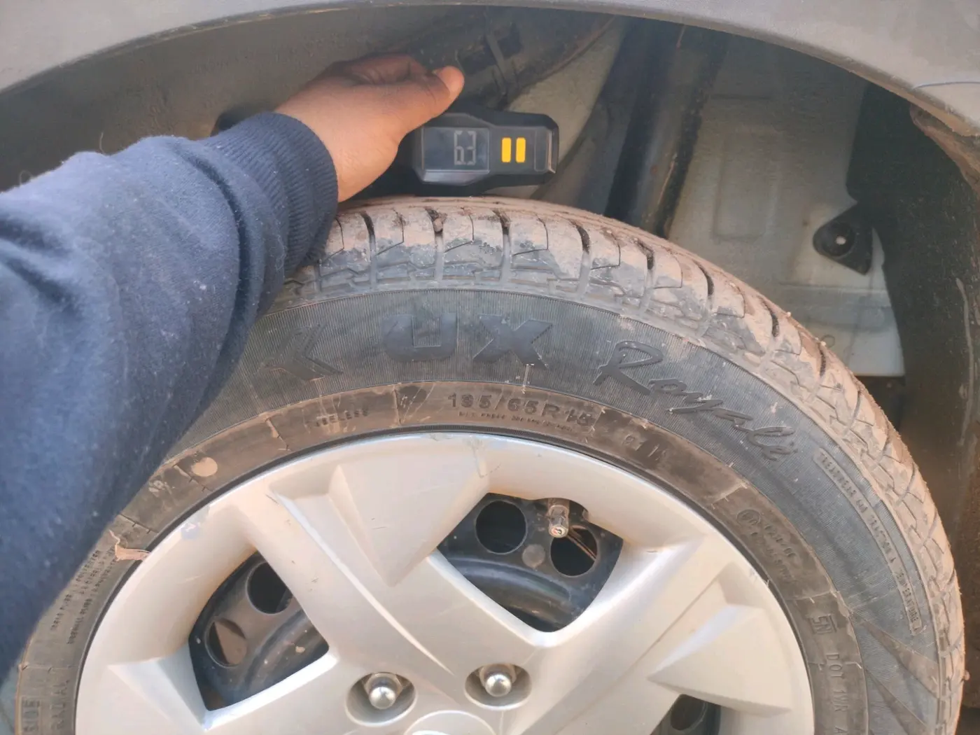 2021 Hyundai VENUE S+ 1.2, Petrol, Manual, 59,188 km, tyre