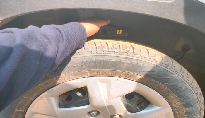 2021 Hyundai VENUE S+ 1.2, Petrol, Manual, 59,188 km, tyre