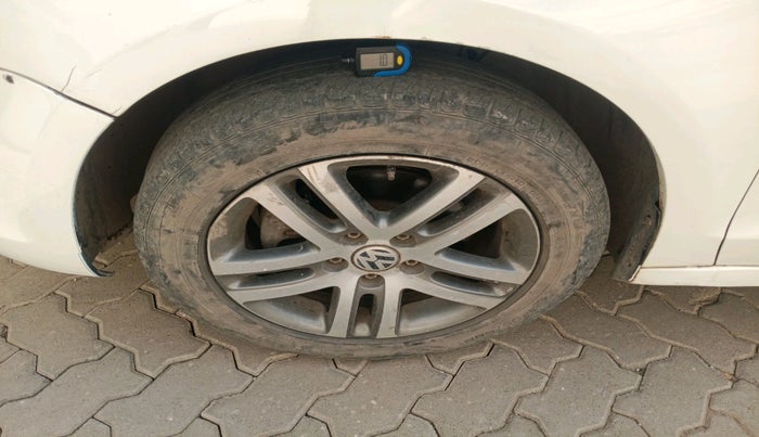 2011 Volkswagen Jetta COMFORTLINE TDI, Diesel, Manual, 1,03,087 km, tyre