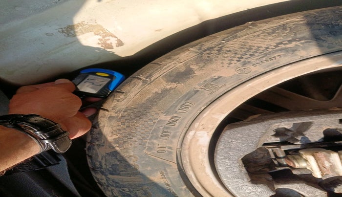 2011 Volkswagen Jetta COMFORTLINE TDI, Diesel, Manual, 1,03,087 km, tyre