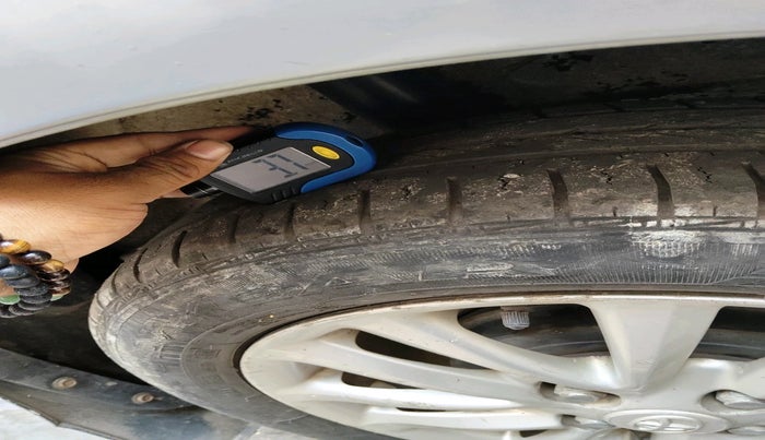 2011 Toyota Etios V, Petrol, Manual, 58,070 km, tyre