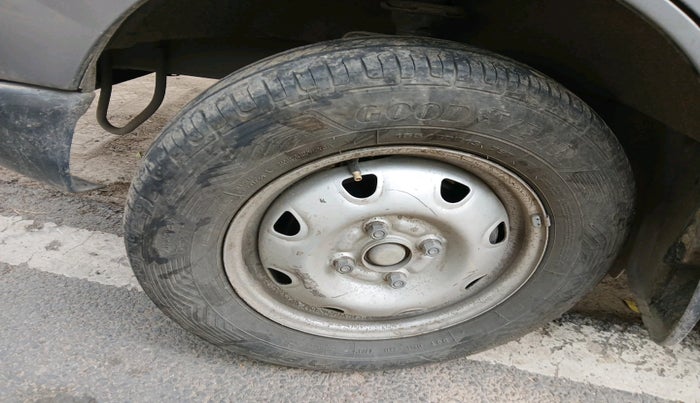 2019 Maruti Eeco 5 STR WITH A/C+HTR, Petrol, Manual, 95,541 km, tyre