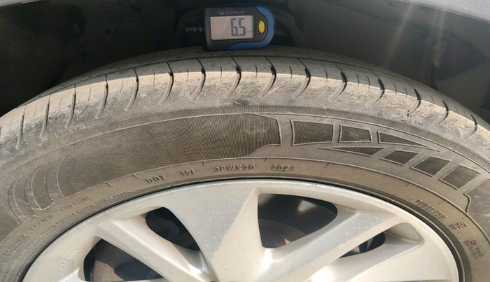 2018 Toyota Innova Crysta 2.8 GX AT 8 STR, Diesel, Automatic, 2,34,438 km, tyre