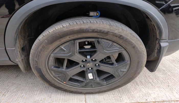 2024 Tata Harrier Fearless Dark Edition, Diesel, Manual, 8,192 km, tyre