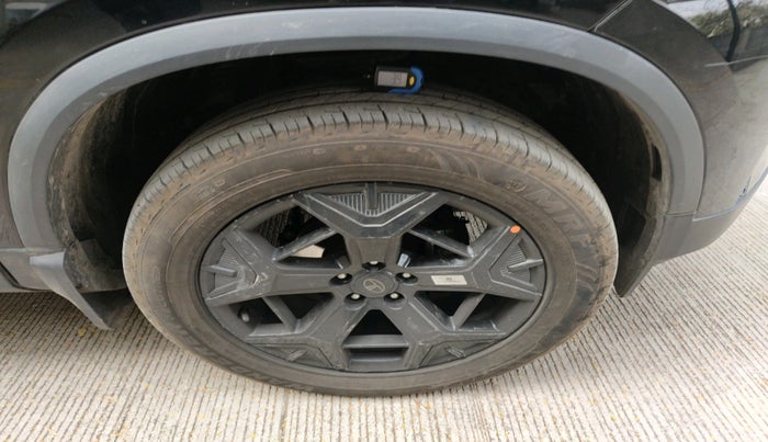 2024 Tata Harrier Fearless Dark Edition, Diesel, Manual, 8,192 km, tyre