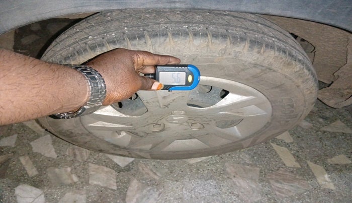 2022 Renault Kwid RXT 1.0 AMT, Petrol, Automatic, 17,977 km, tyre