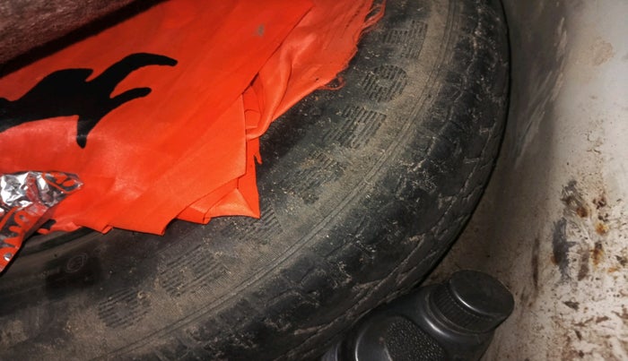 2016 Maruti Swift VXI, Petrol, Manual, 60,002 km, tyre