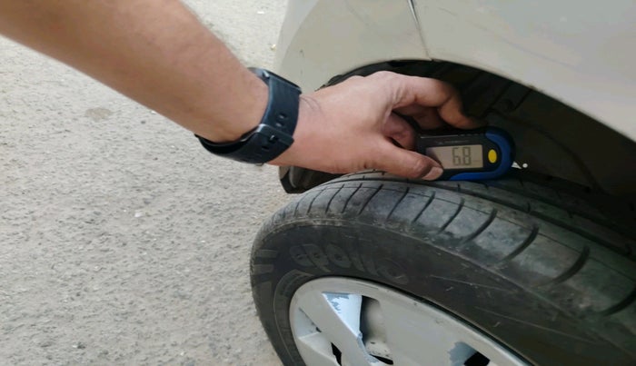 2013 Maruti Wagon R 1.0 LXI CNG, Petrol, Manual, 1,13,733 km, tyre