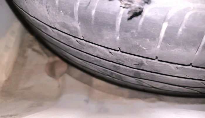 2018 Toyota YARIS J CVT, Petrol, Automatic, 1,34,529 km, tyre