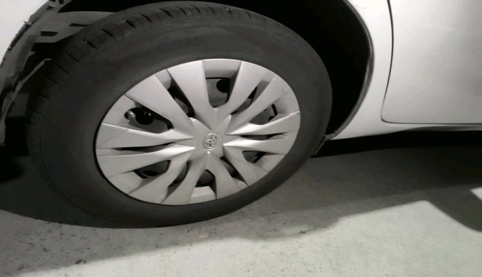 2018 Toyota YARIS J CVT, Petrol, Automatic, 1,34,529 km, tyre