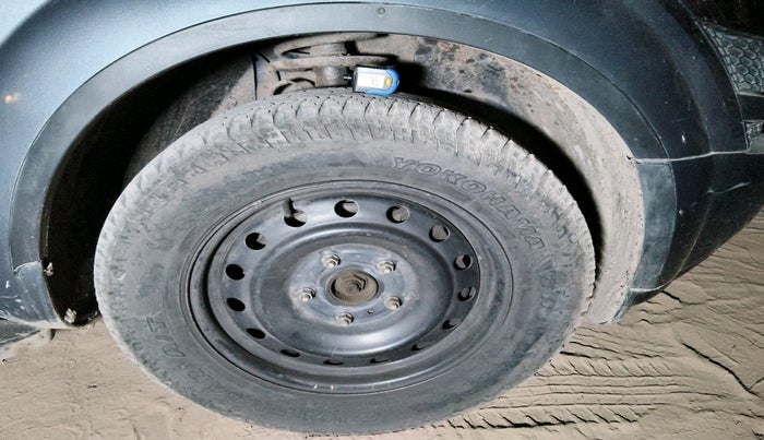 2014 Mahindra XUV500 W6, Diesel, Manual, 1,65,388 km, tyre