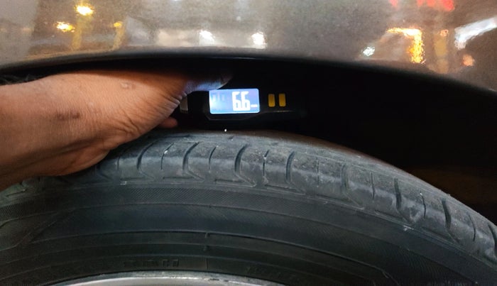 2015 Honda City 1.5L I-VTEC V MT, Petrol, Manual, 1,16,893 km, tyre